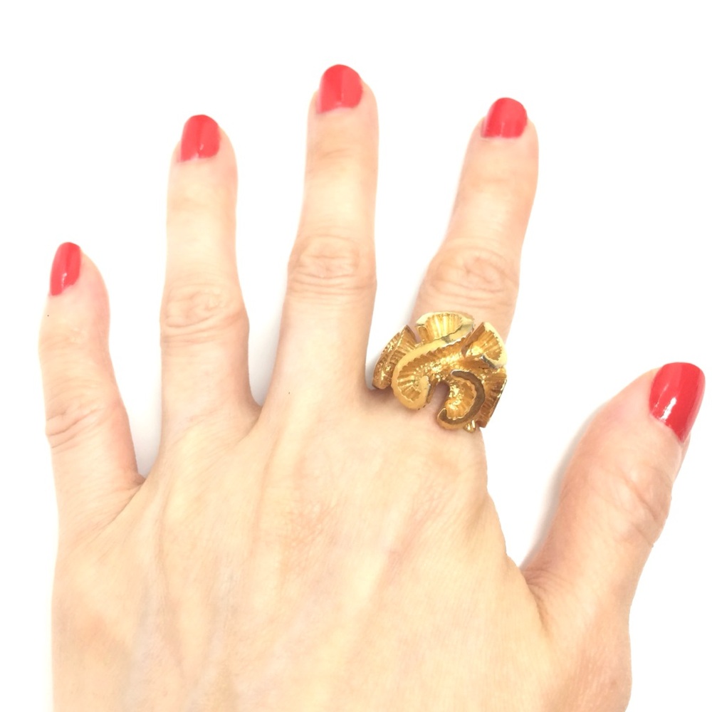 VINTAGE MCM GOLD TONE FLOWER COCKTAIL RING MODERNIST STATEMENT ABSTRACT FLORAL - Picture 2 of 16